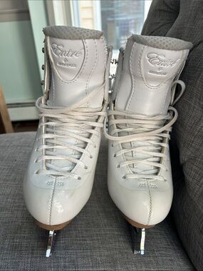 JACKSON Entre Ice Skates